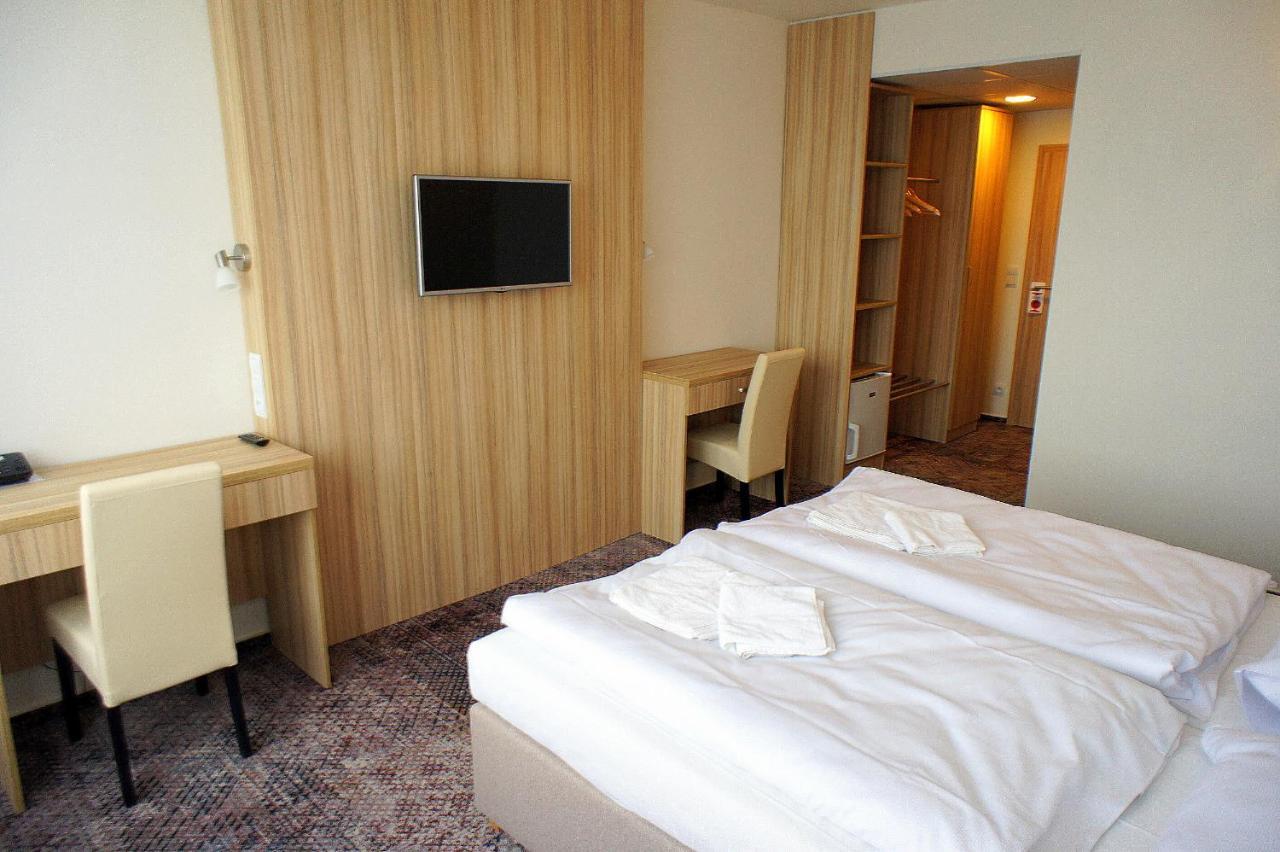 Hotel Labe Pardubice Eksteriør billede
