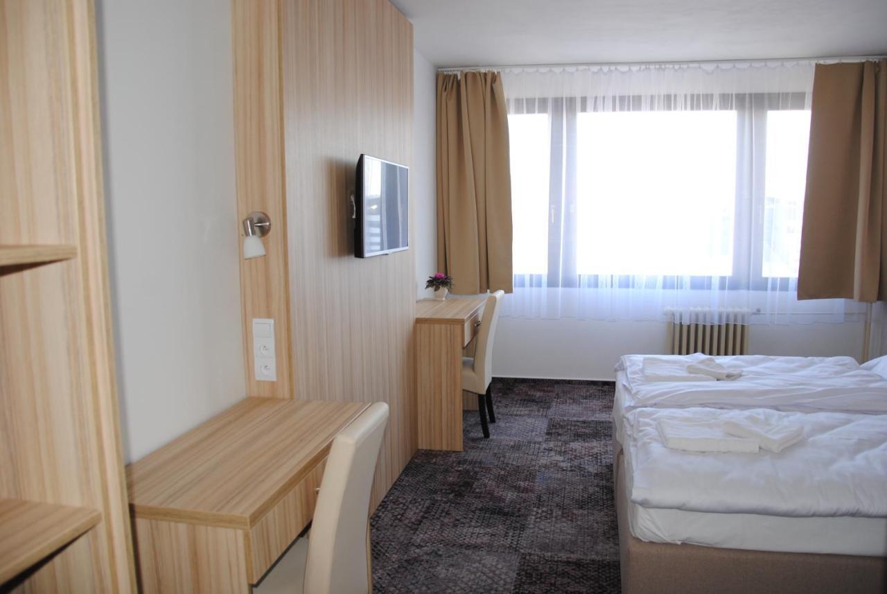 Hotel Labe Pardubice Eksteriør billede